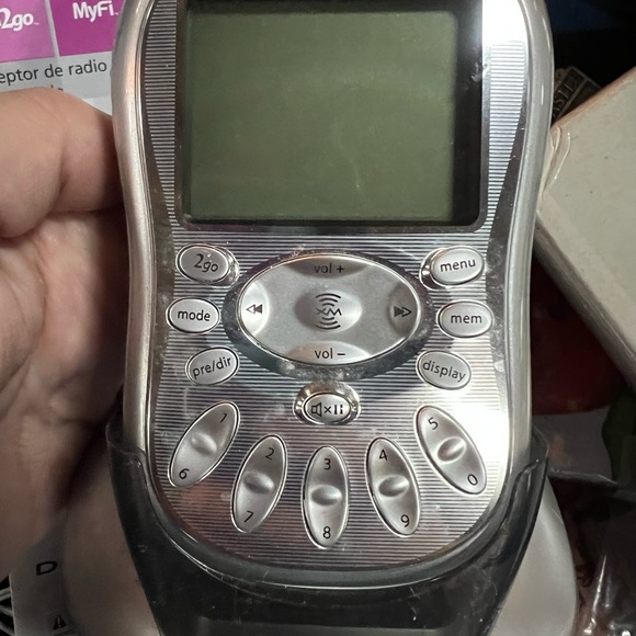 Delphi The First Personal XM Satellite Radio - Picture 2 of 3